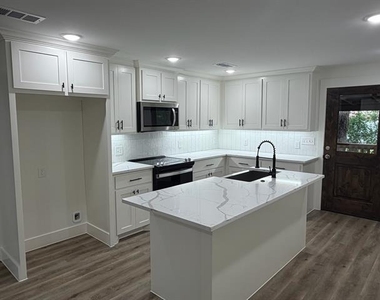 2015 W Knight Road - Photo Thumbnail 1
