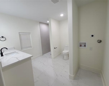 2015 W Knight Road - Photo Thumbnail 8