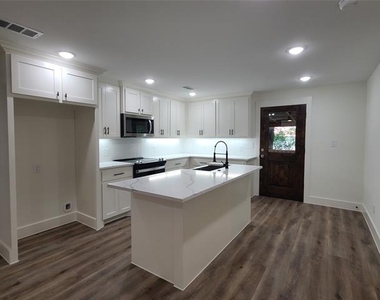 2015 W Knight Road - Photo Thumbnail 2