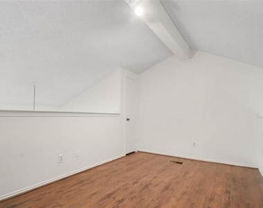 13215 Emily Road - Photo Thumbnail 13