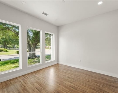 7103 Blythdale Drive - Photo Thumbnail 8