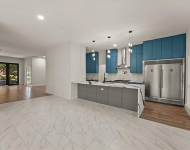 7103 Blythdale Drive - Photo Thumbnail 12