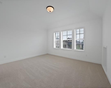 3513 Burdock Lane - Photo Thumbnail 37