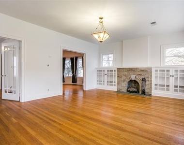 6210 Victor Street - Photo Thumbnail 4