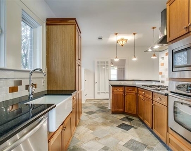 6210 Victor Street - Photo Thumbnail 8