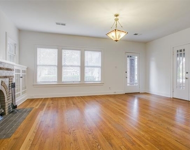 6210 Victor Street - Photo Thumbnail 5
