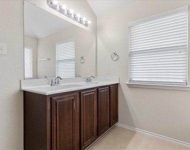 2035 Karsen Lane - Photo Thumbnail 16