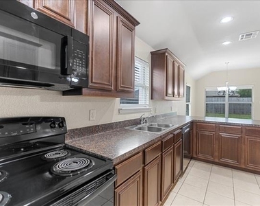2035 Karsen Lane - Photo Thumbnail 11