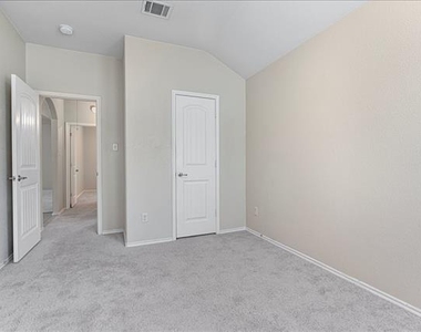 2035 Karsen Lane - Photo Thumbnail 4