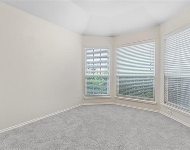 2035 Karsen Lane - Photo Thumbnail 3