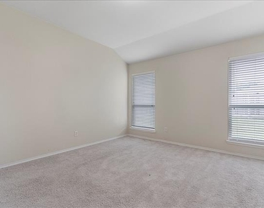 2035 Karsen Lane - Photo Thumbnail 13