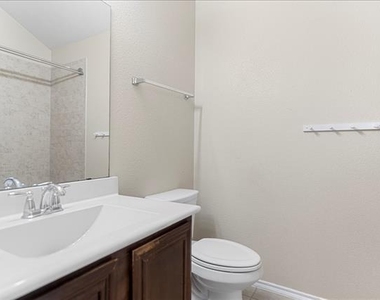 2035 Karsen Lane - Photo Thumbnail 6