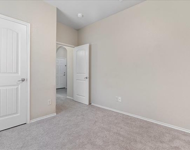 2035 Karsen Lane - Photo Thumbnail 8