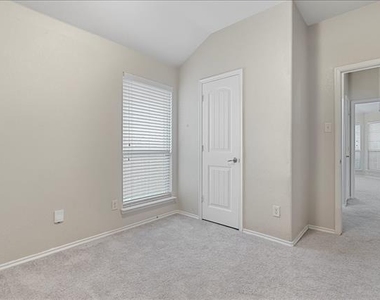 2035 Karsen Lane - Photo Thumbnail 7