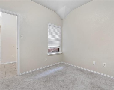 2035 Karsen Lane - Photo Thumbnail 2