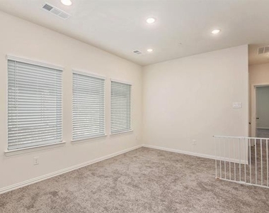 4525 Bishop Street - Photo Thumbnail 18
