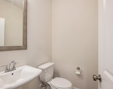 4525 Bishop Street - Photo Thumbnail 9