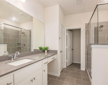 4525 Bishop Street - Photo Thumbnail 12