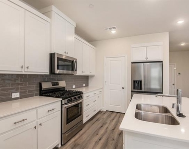 4525 Bishop Street - Photo Thumbnail 8