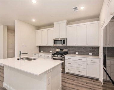 4525 Bishop Street - Photo Thumbnail 7