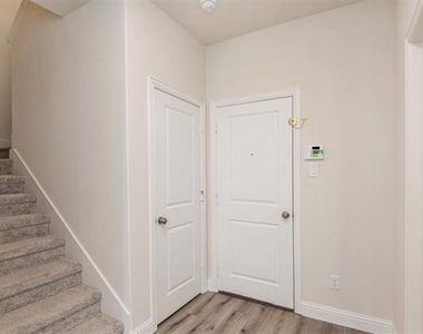 4525 Bishop Street - Photo Thumbnail 2