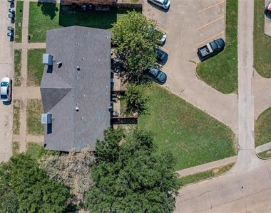 2813 Wimbledon Court - Photo Thumbnail 26