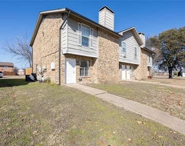 2813 Wimbledon Court - Photo Thumbnail 25