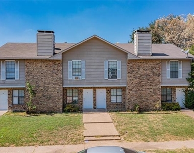 2813 Wimbledon Court - Photo Thumbnail 19