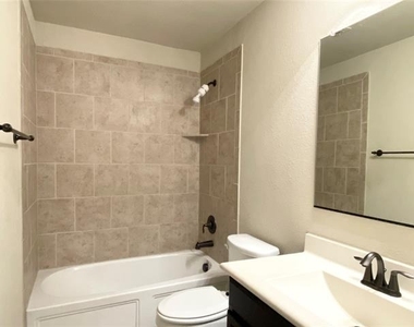 16011 Crosslake Court - Photo Thumbnail 17