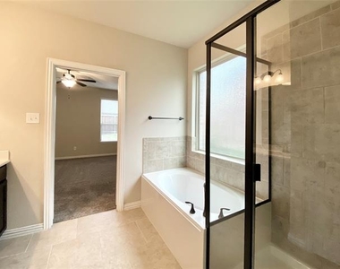 16011 Crosslake Court - Photo Thumbnail 11