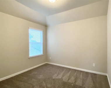 16011 Crosslake Court - Photo Thumbnail 16
