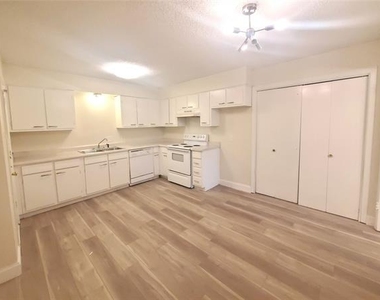 6605 Park Place Drive - Photo Thumbnail 1
