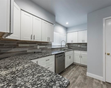 109 W Marguerita Drive - Photo Thumbnail 16