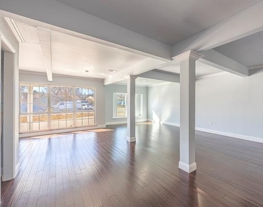 109 W Marguerita Drive - Photo Thumbnail 3