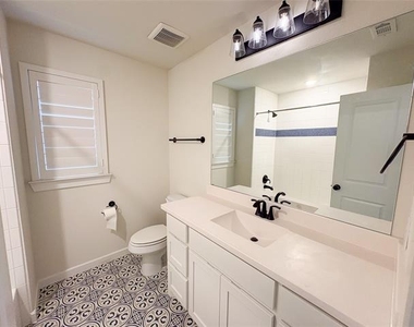 4211 Walnut Grove Lane - Photo Thumbnail 18