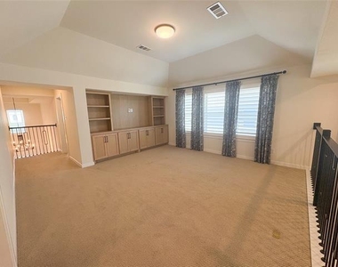 4211 Walnut Grove Lane - Photo Thumbnail 13