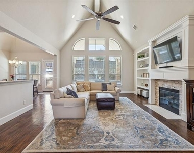 701 Cherrywood Drive - Photo Thumbnail 9