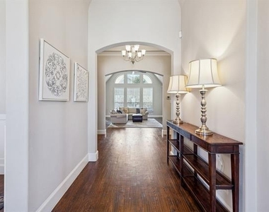 701 Cherrywood Drive - Photo Thumbnail 4