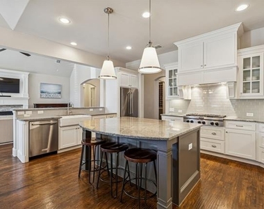 701 Cherrywood Drive - Photo Thumbnail 14