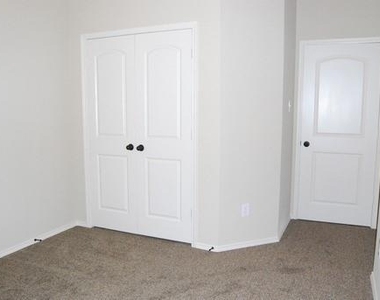 315 Orbit Drive - Photo Thumbnail 6