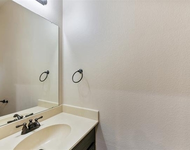 341 Orbit Drive - Photo Thumbnail 6