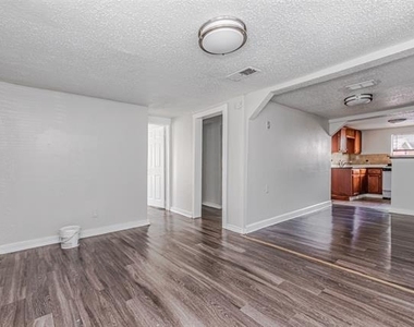 1520 Mcbroom Street - Photo Thumbnail 3