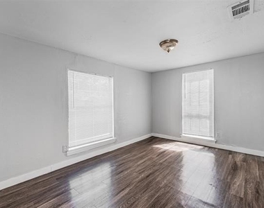 1520 Mcbroom Street - Photo Thumbnail 9