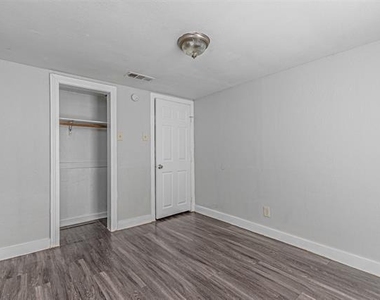 1520 Mcbroom Street - Photo Thumbnail 14
