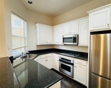 4119 Throckmorton Street - Photo Thumbnail 4