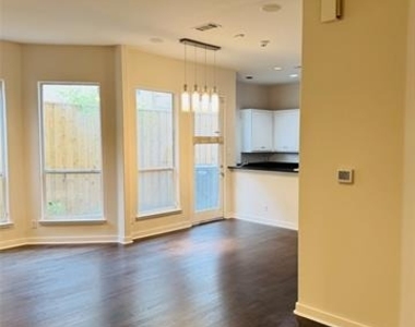 4119 Throckmorton Street - Photo Thumbnail 3
