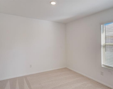 2817 Watchpoint Road - Photo Thumbnail 28