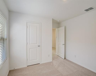2817 Watchpoint Road - Photo Thumbnail 30
