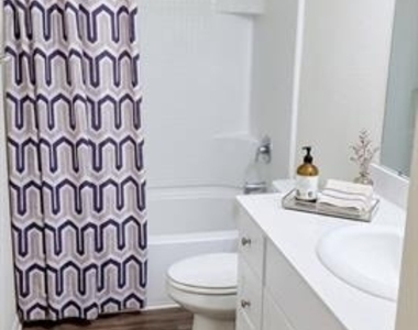 611 Colgate Circle - Photo Thumbnail 4