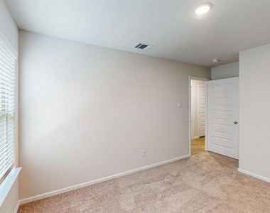 5809 Sandown Drive - Photo Thumbnail 3